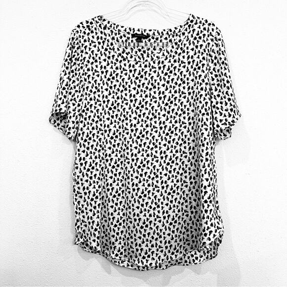 Banana Republic Black + White Abstract Print Short Sleeve Blouse - Large - Picture 1 of 10